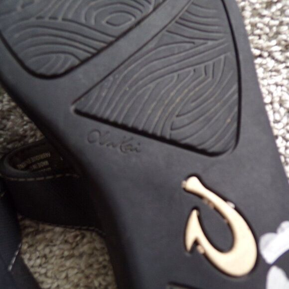Olukai black flip flop beach sandals 8 - Picture 10 of 10